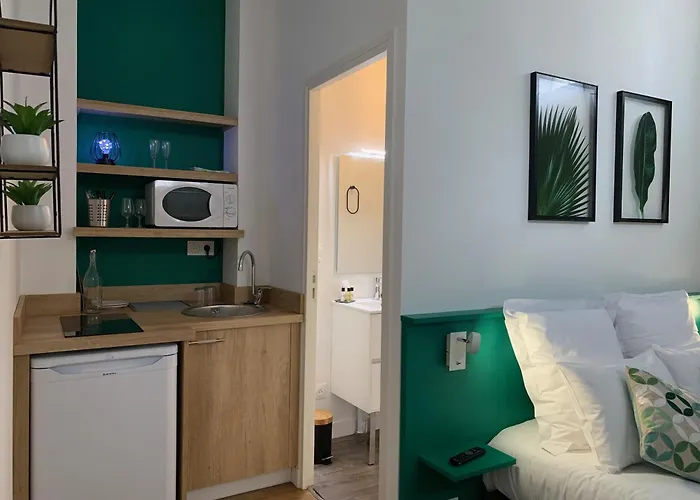 לינה וארוחת בוקר Logis St Joseph אנז'ה